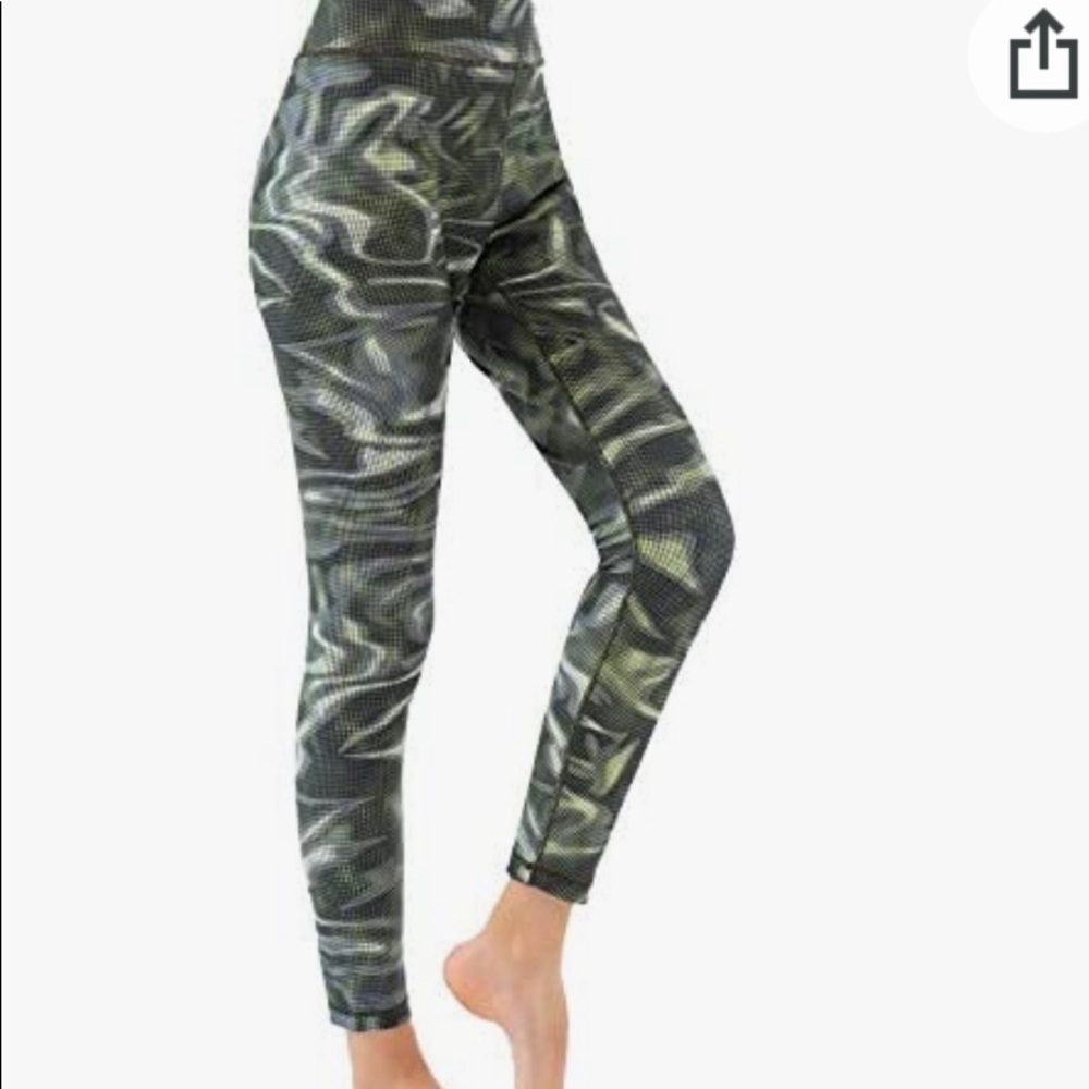 - High Waisted Yoga Pants - L - New